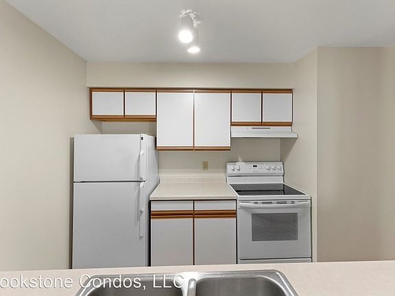 5th image of 816 Blue Mounds St #9678516