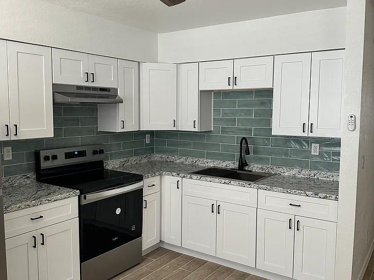 2250 W Southern Ave #14 — Photo 1