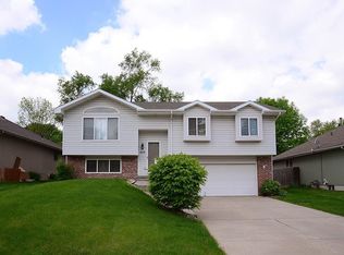 1612 S 170th St, Omaha, NE 68130