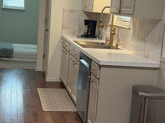 4th image of 7135 Cosgrove Dr