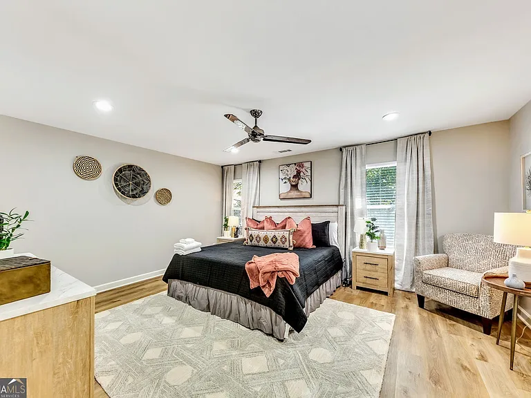 1018 Falling Valley Ct SE — Photo 11