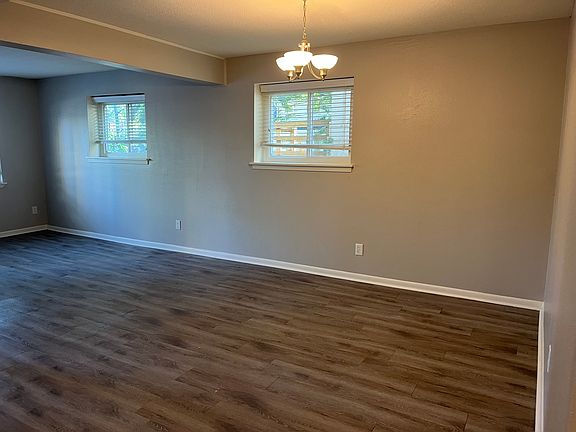 5th image of 4033 Oak St Suite C