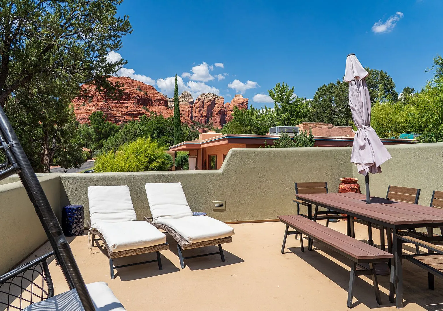 Stunning Views, Patio, Beautiful Contemporary Home! — Photo 1