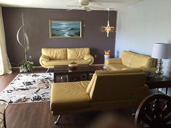 Open to large screened lanai.