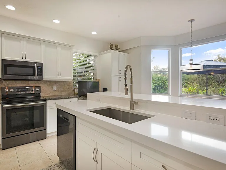 9061 Dupont Pl — Photo 15