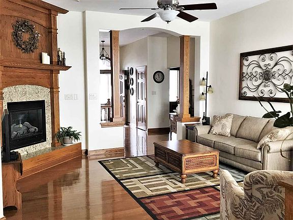 3rd image of 3006 Stratford Ct