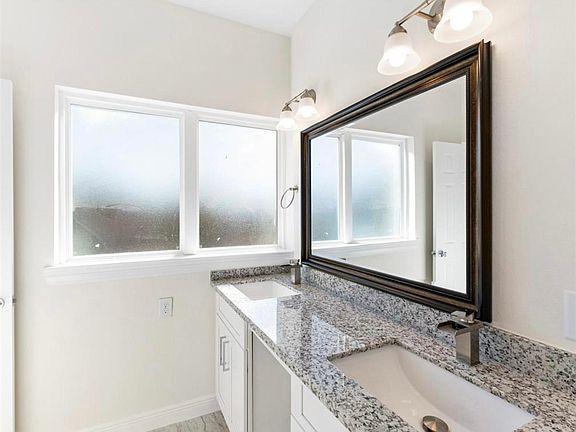 3rd image of 5031 Willow Glen Dr #A