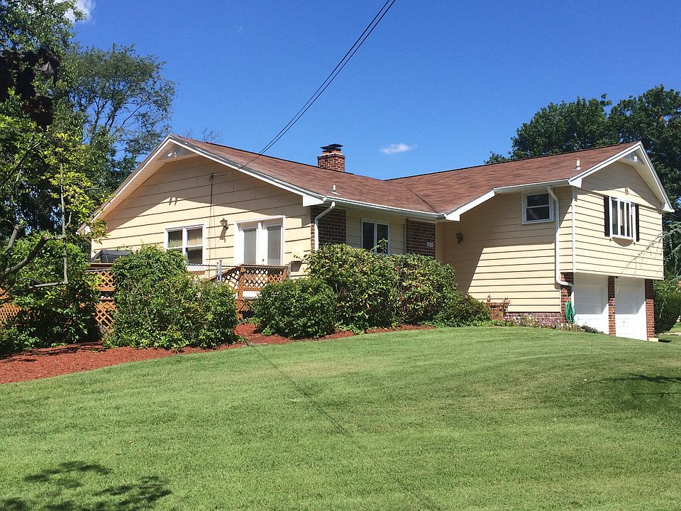 2nd image of 1021 Mount Pleasant Way
