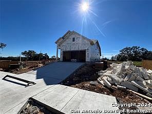 2nd image of 512 Possumhaw Ln.