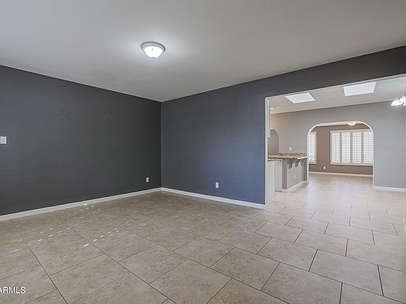 4th image of 2816 E Willow Ave