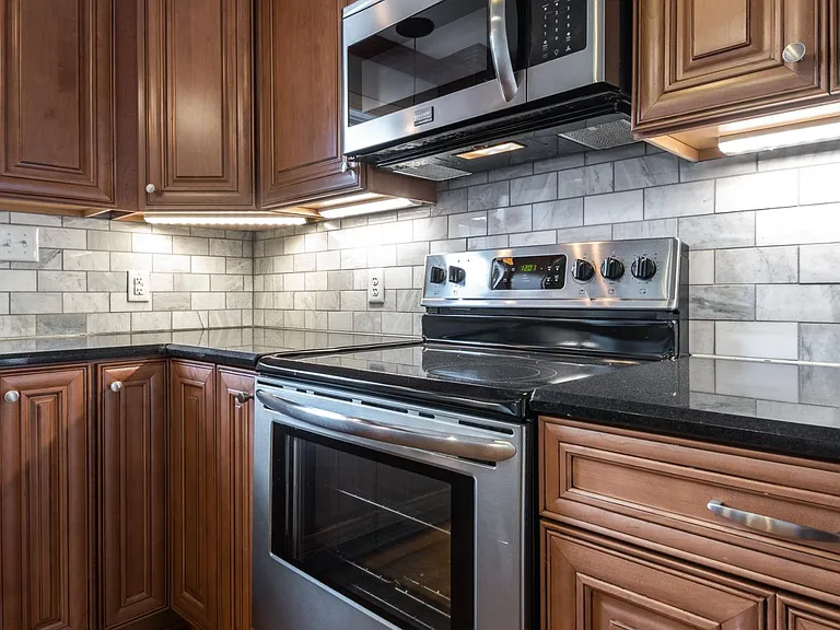 201 Pin Oak Ct — Photo 8