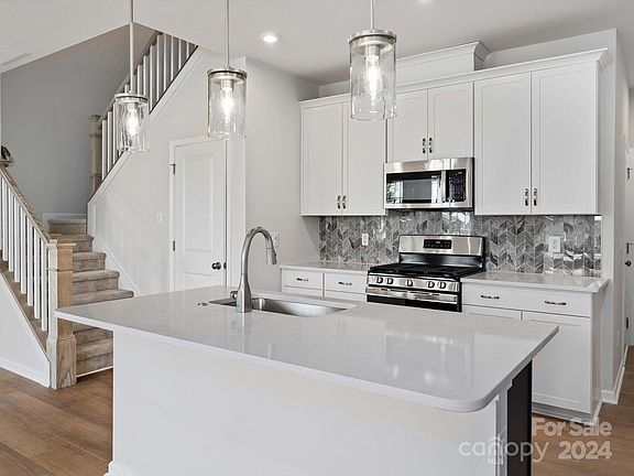 2nd image of 5706 Clear Creek Ln