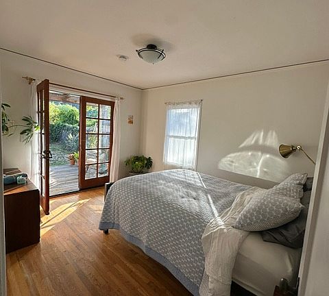 3rd image of 1313 Robbins St