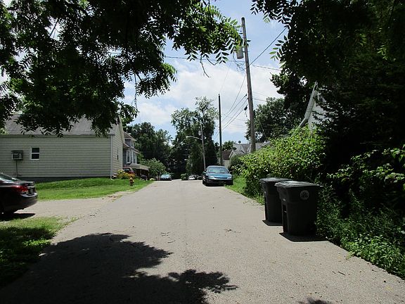 2nd image of 929 N Sonntag Ave