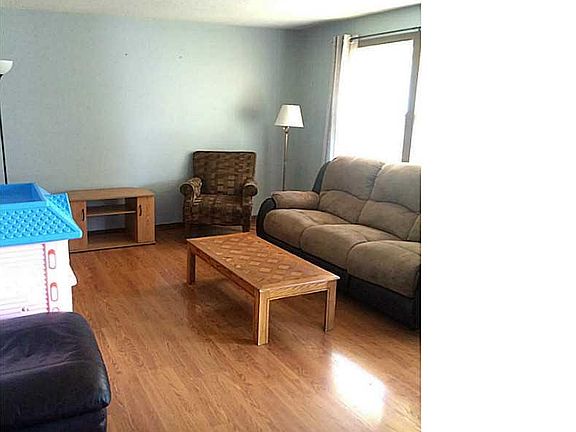 2nd image of 205 Oak Park Dr