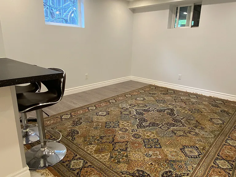 135 Bonham Blvd #BASEMENT — Photo 21