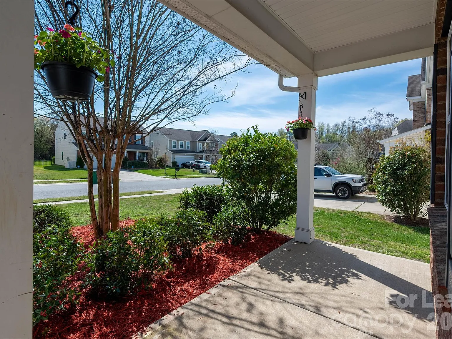 5 bed, 3.5 bath, 3048 sqft, $2,800 — Photo 3