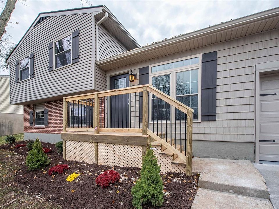 1st image of 332 E Tiverton Way