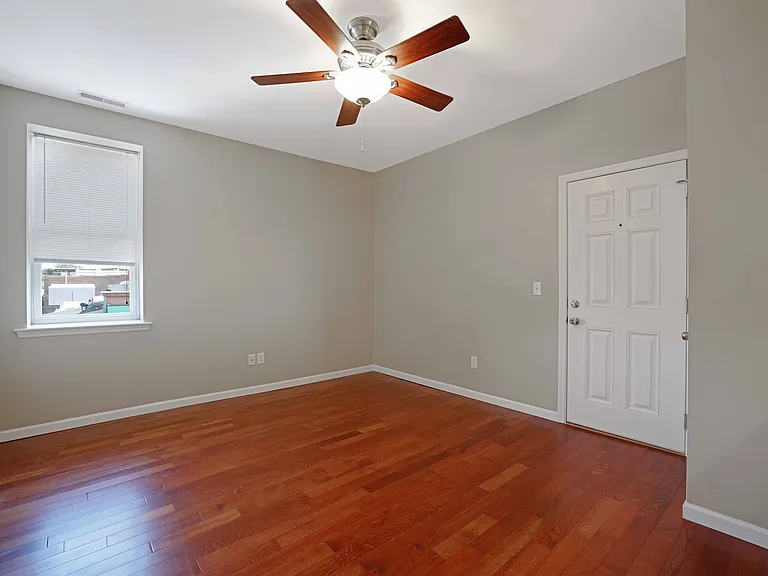 5200-5208 Wilson Ave #5204 — Photo 13