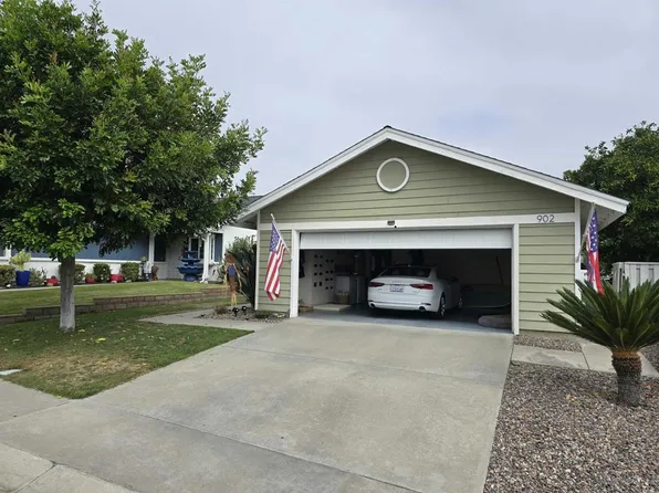 902 Brighton Ct, Vista, CA 92081