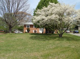 4041 Yarbrough Ave, Winston Salem, NC 27106