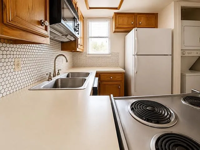 706 W 22nd St #205 — Photo 5