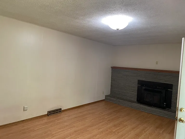 832 S Luster Ave — Photo 13