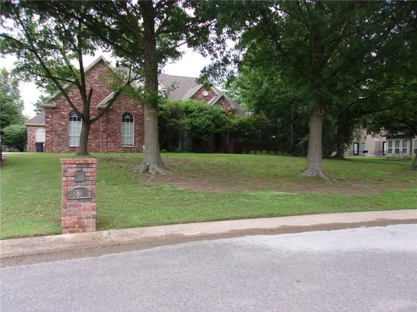 3800 Tanglewood Dr, Springdale, AR 72764
