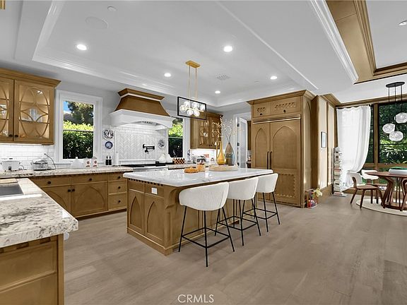 3rd image of 512 Santa Rosa Rd