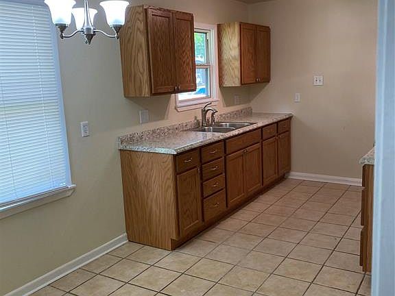 3rd image of 3005 Vance Ave