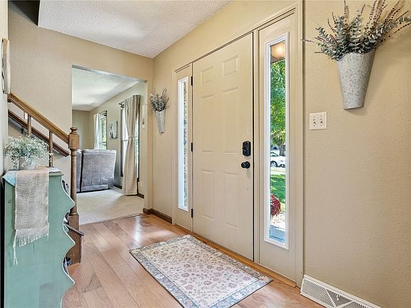 3rd image of 416 Lawndale Dr SE