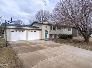 823 Barrette St, Crookston, MN 56716