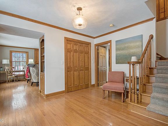 4th image of 7110 Fox Meadow Dr NE