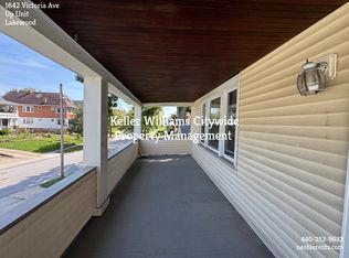 3 bedroom 2 bath Up Unit Lakewood, Lakewood, OH 44107