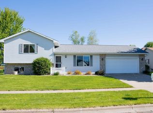 805 Windhill St, Onalaska, WI 54650
