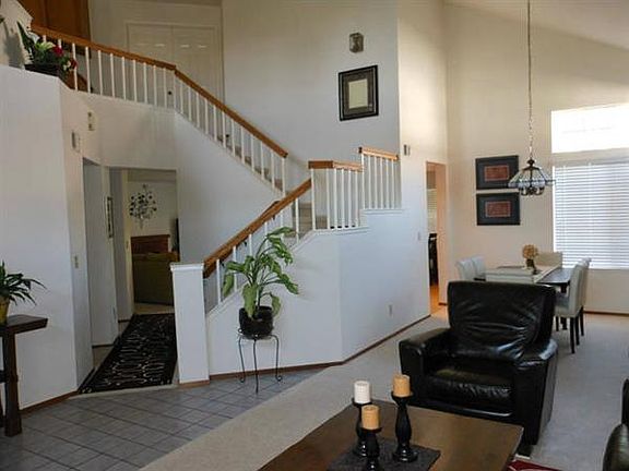 5th image of 235 Fox Hollow Cir