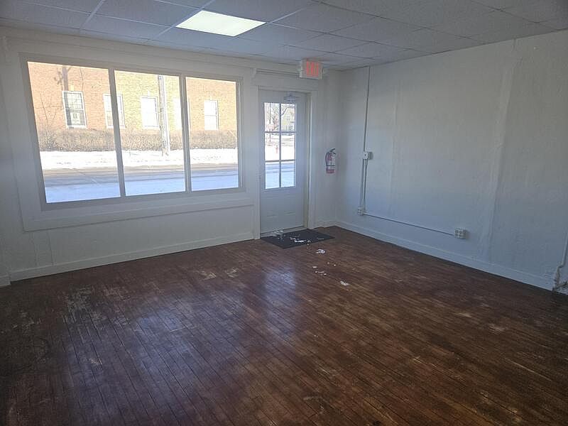 1st image of 445 Broad St