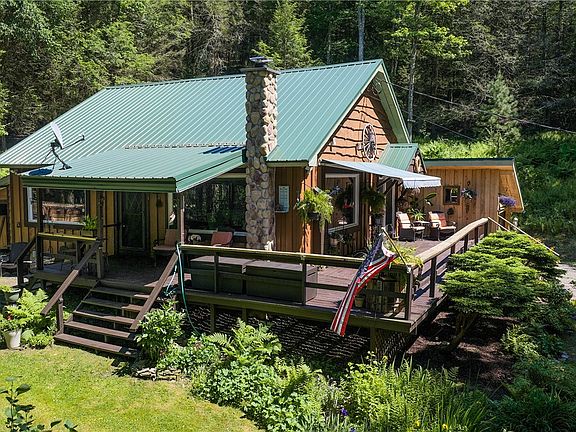 5th image of 747 Crystal Meadows Rd