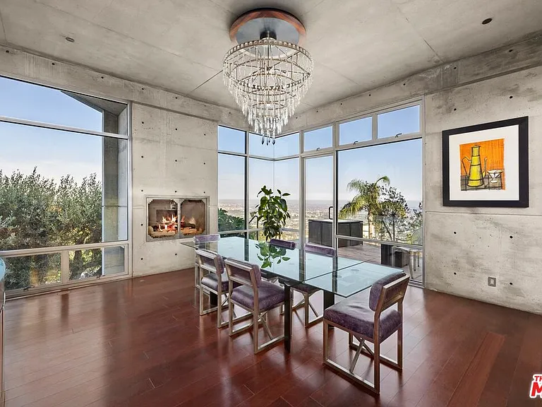 2260 Sunset Plaza Dr — Photo 9