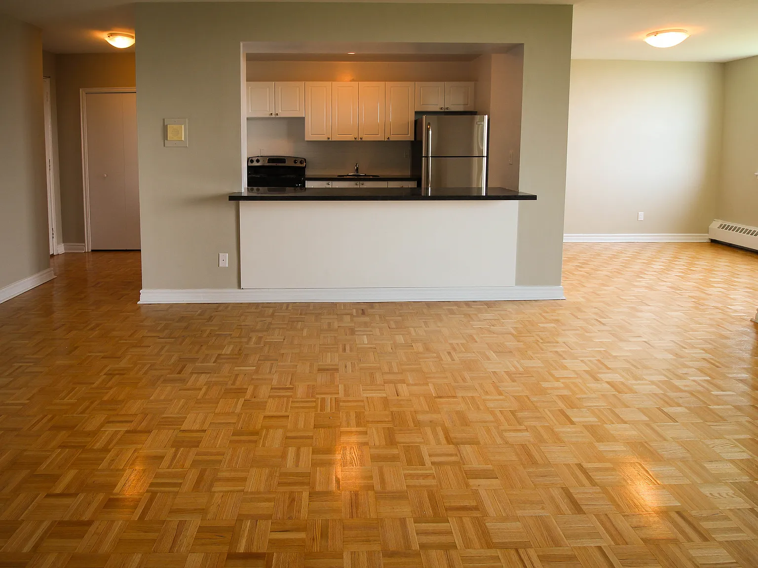 90 Cordova Ave — Photo 1