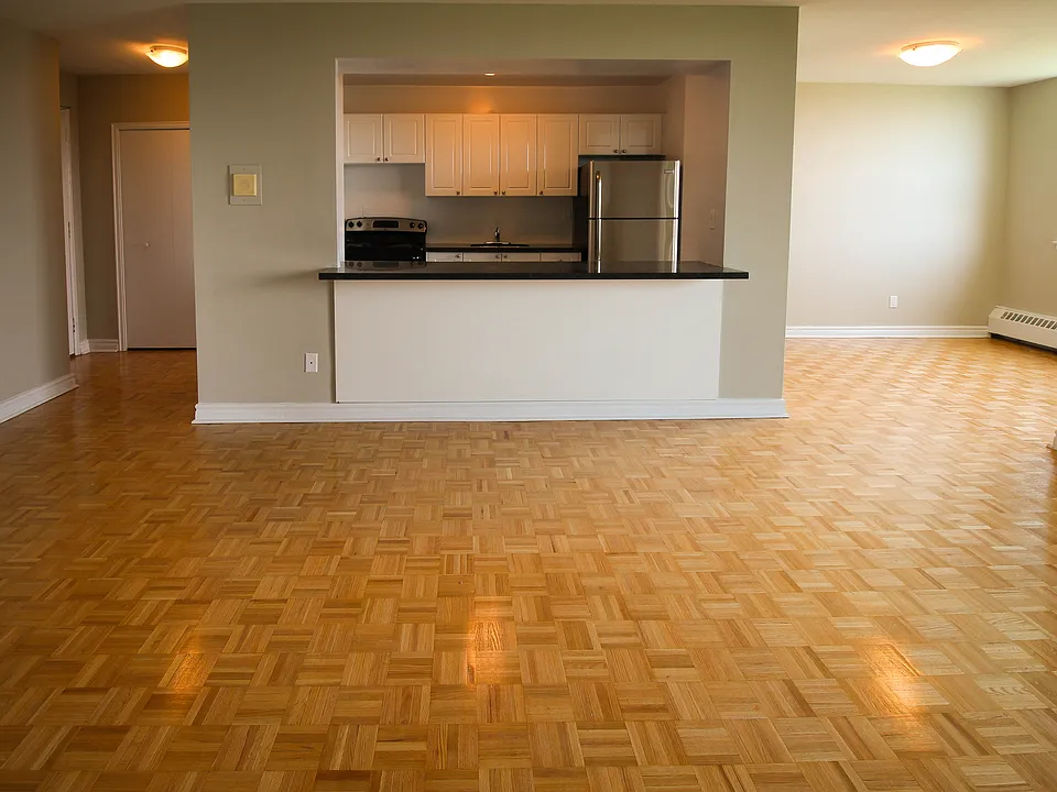 90 Cordova Ave