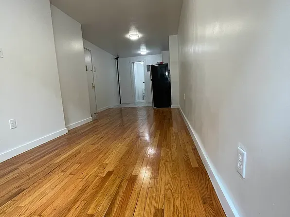 230 E 2nd St APT D, New York, NY 10009