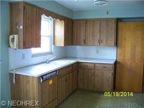 3rd image of 306 E 271st St