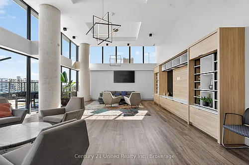 80 Bond St E Photo 1