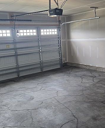 4th image of 3840 Roxburgh St