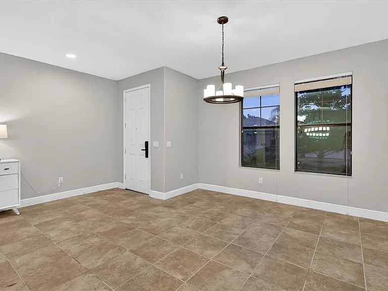 1389 Heritage Landings Dr — Photo 11