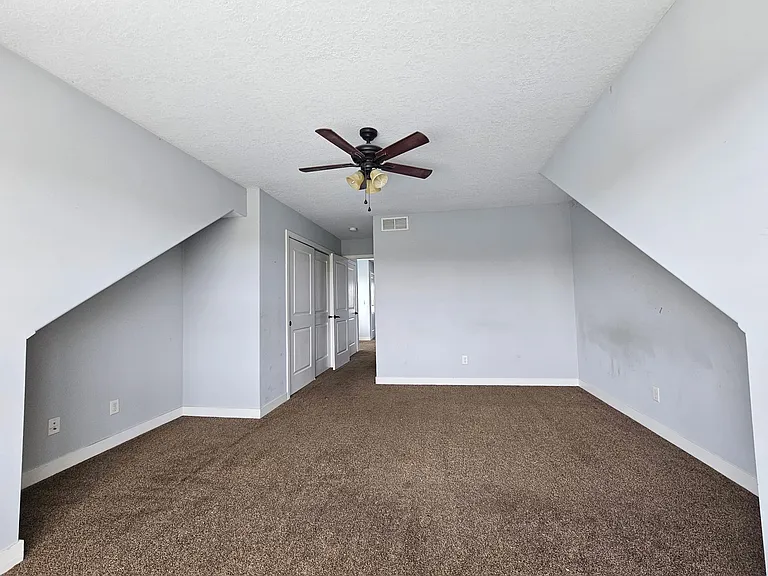 1560 Raven Dr — Photo 8