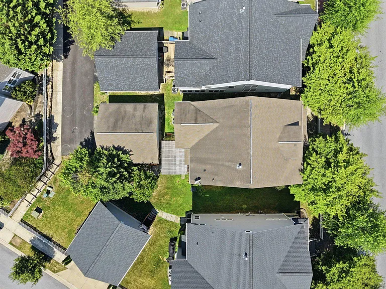 13131 Clarksburg Square Rd — Photo 56