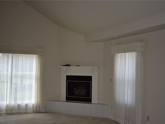 3rd image of 187 Rural Ave S