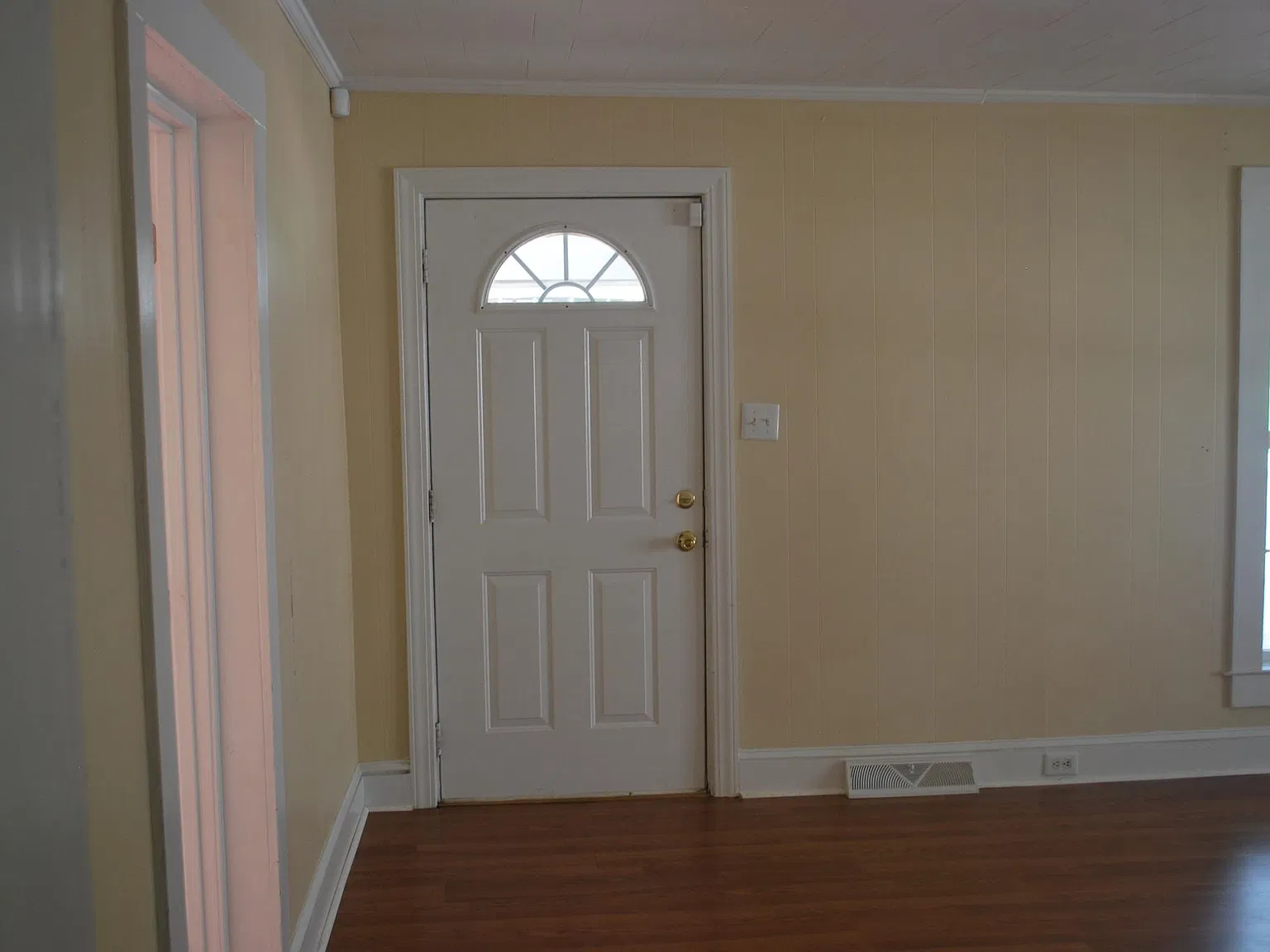 2 bed, 1053 sqft, $1,550 — Photo 3